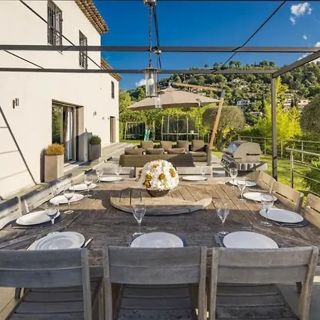 Fascinating 6 Bedroom Сasa de vacaciones *